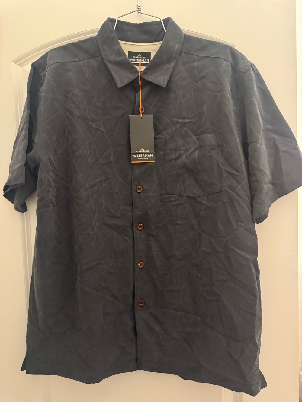 Quiksilver Waterman ISLAND JUNGLE Black Men’s  Short-Sleeve Button-Up Shirt